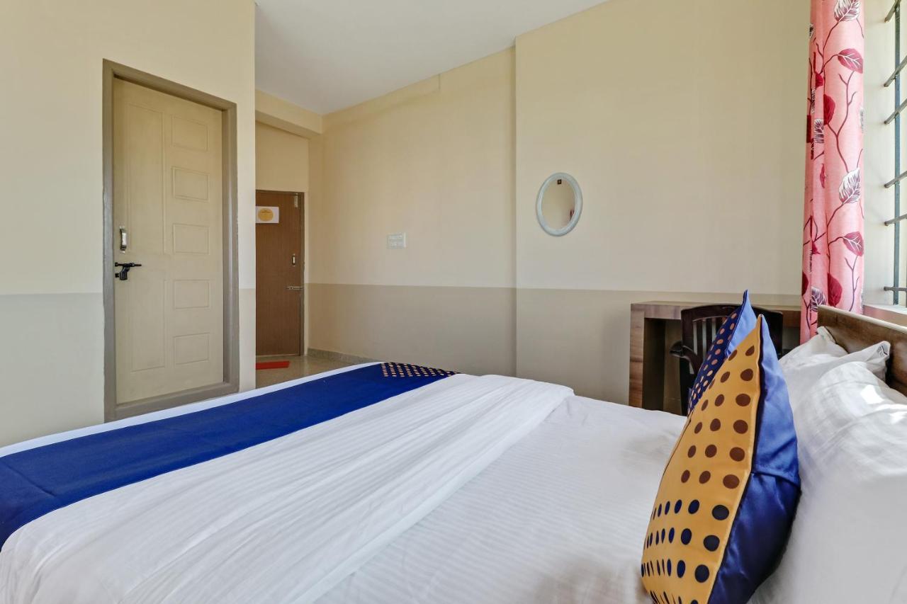 Spot On 76940 Sri Annapoorneshwari Residency Boarding & Lodging Hotel Hassan Exterior photo