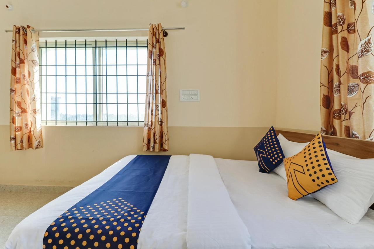 Spot On 76940 Sri Annapoorneshwari Residency Boarding & Lodging Hotel Hassan Exterior photo