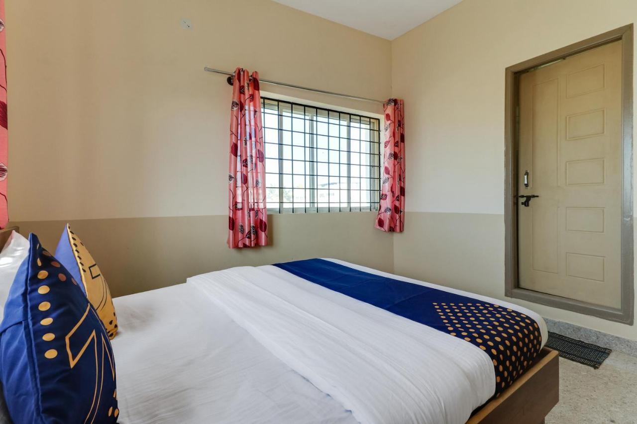 Spot On 76940 Sri Annapoorneshwari Residency Boarding & Lodging Hotel Hassan Exterior photo
