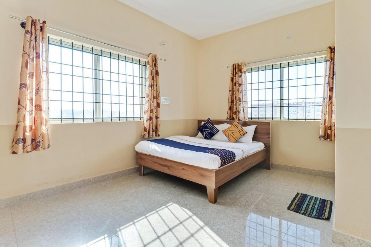 Spot On 76940 Sri Annapoorneshwari Residency Boarding & Lodging Hotel Hassan Exterior photo